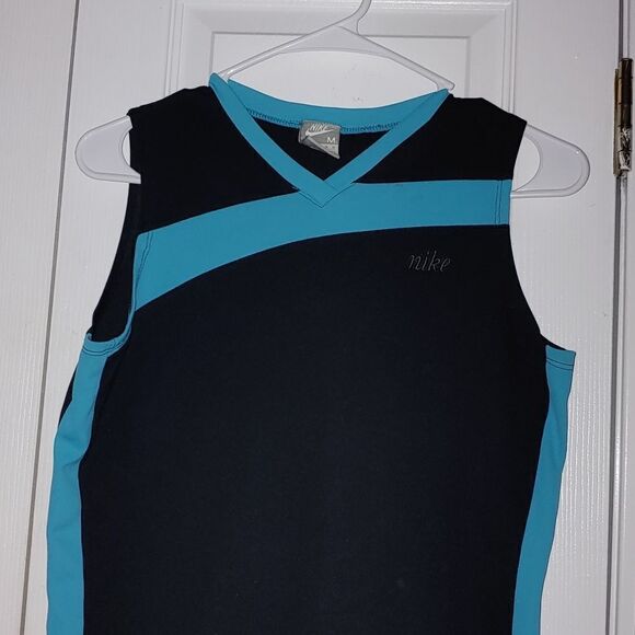 Nike turquoise and black sleeveless shirt Sz M (8/10) NWOT - Picture 3 of 5